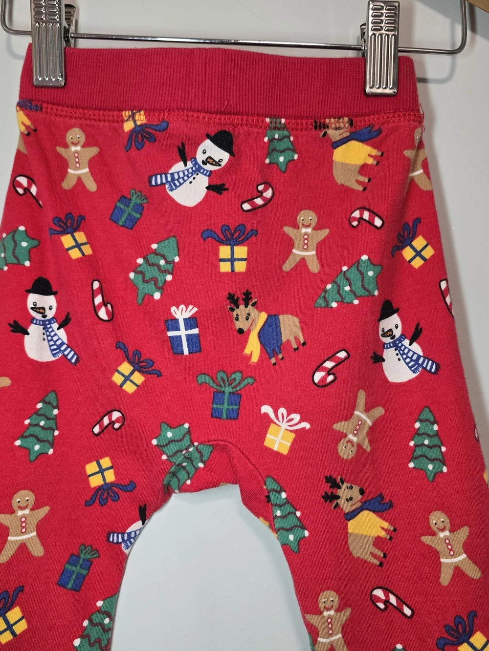 H&M Red Kids Holiday Joggers Set with Festive Prints Soft.